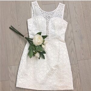 Lilly Pulitzer White Lace Stretch sheath, 00